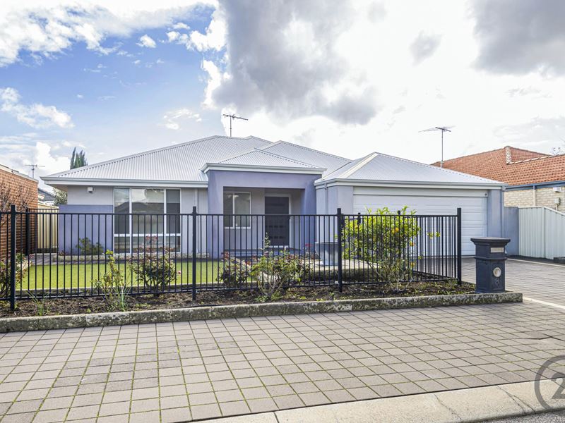 8 Black Swan View, Dudley Park WA 6210
