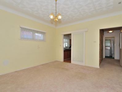 52 Peel St, Mandurah WA 6210