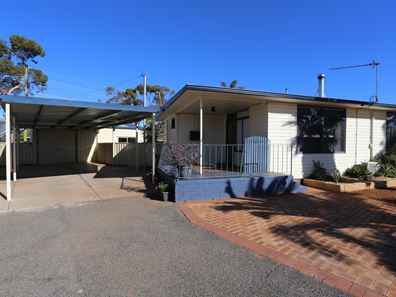 72 Saltbush Rd, Kambalda West WA 6442
