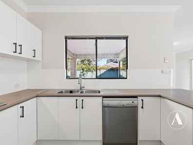 9 Paterson Road, Mount Nasura WA 6112
