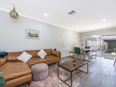 12 Elvire Grove, Golden Bay WA 6174