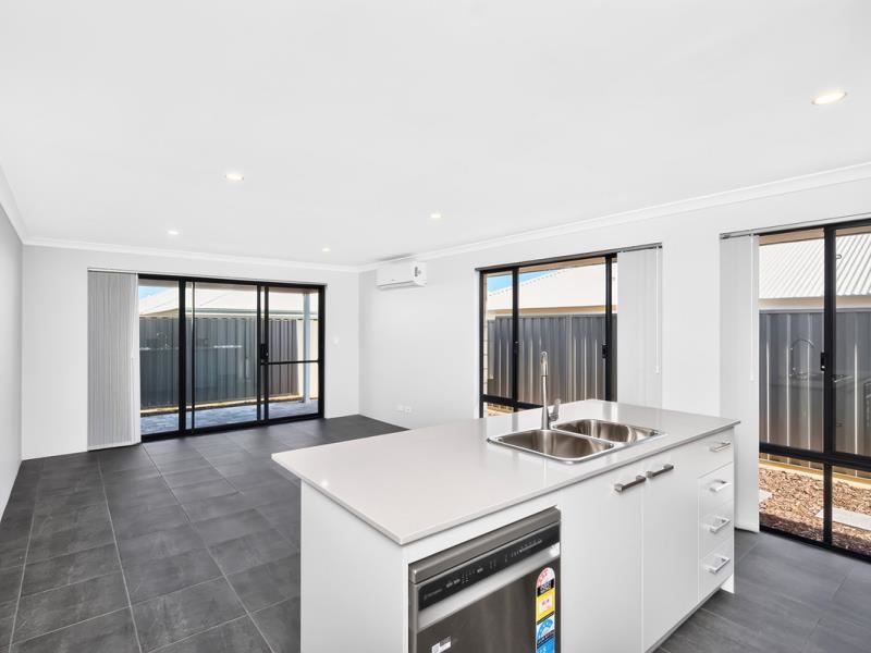 27B Magnolia Way, Lakelands WA 6180