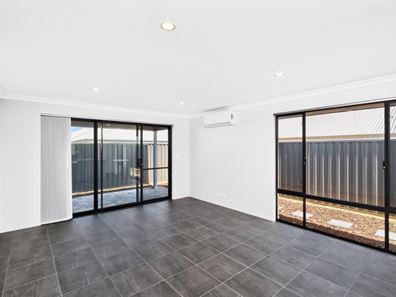27B Magnolia Way, Lakelands WA 6180