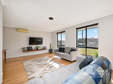 12 Benjamin Street, Withers WA 6230