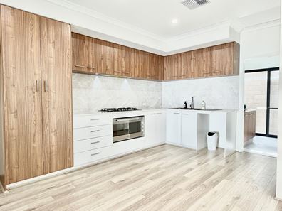 9 Daybreak Loop, Canning Vale WA 6155