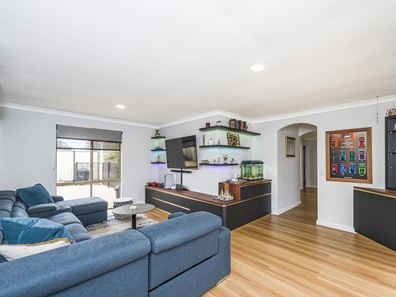 2 Shrike Garden, Ballajura WA 6066