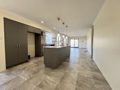 39 Summerville Boulevard, Caversham WA 6055