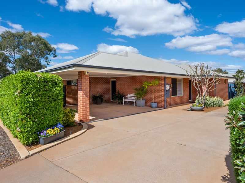 8a Nganka Way, Hannans WA 6430