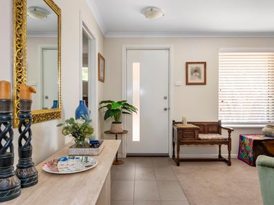 8a Nganka Way, Hannans WA 6430