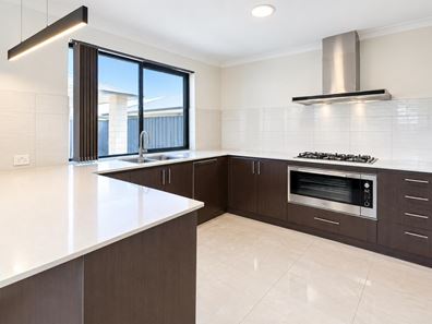 92 Burrows Loop, Midvale WA 6056