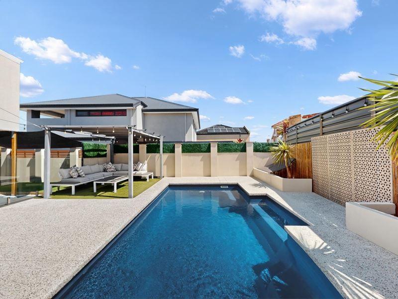 140 Southern Cross Circle, Ocean Reef WA 6027