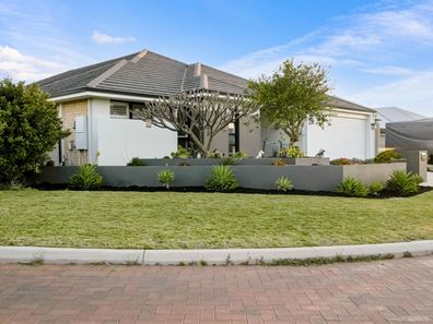 60 Liriope Parkway, Sinagra WA 6065