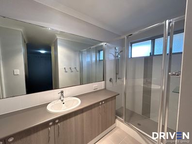 10 Bosbaan Place, Champion Lakes WA 6111