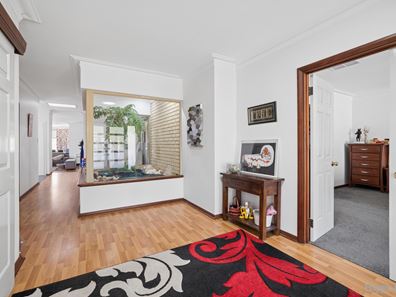 6 Victoria Court, Thornlie WA 6108