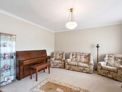 50 Ullinger Loop, Marangaroo WA 6064