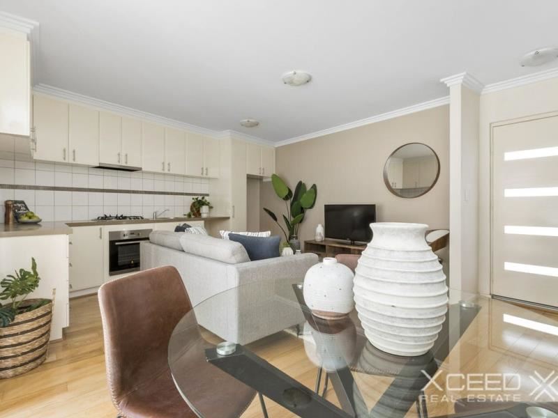 4/6 Leeder Street, Glendalough WA 6016