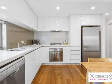 4/16 King George Street, Innaloo WA 6018