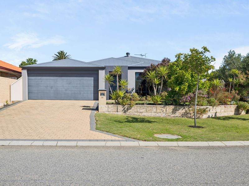 2A Bacich Mews, Lake Coogee WA 6166