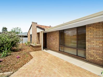 3 Findlay Road, Leeming WA 6149