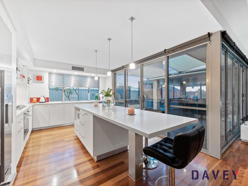 8 Goldsmith Way, Darch WA 6065