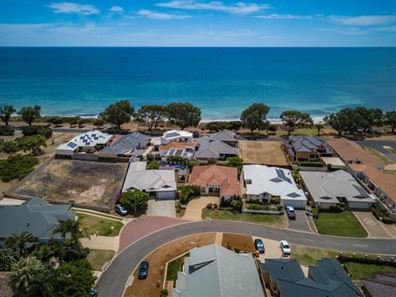 8 St Georges Close, Bluff Point WA 6530