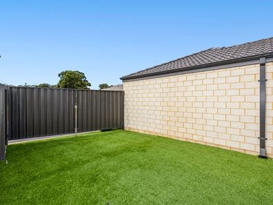 39 Lilydale Drive, Lakelands WA 6180
