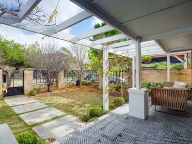 2 Daglish Street, Wembley WA 6014