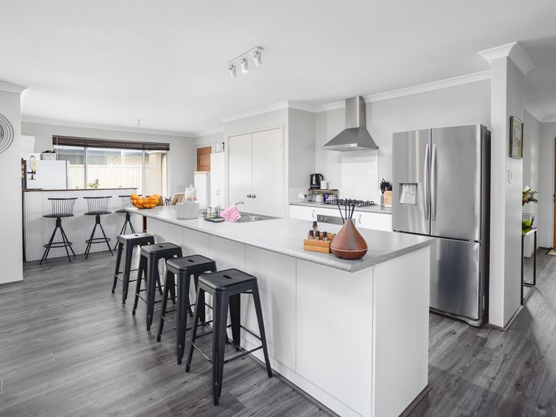 12 Mooralup Turn, Dalyellup