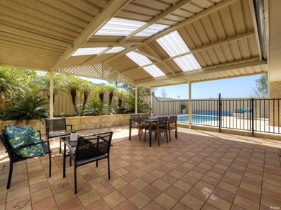 43 Bennett Drive, Canning Vale WA 6155
