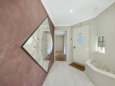 2/3 Muntries Place, Halls Head WA 6210