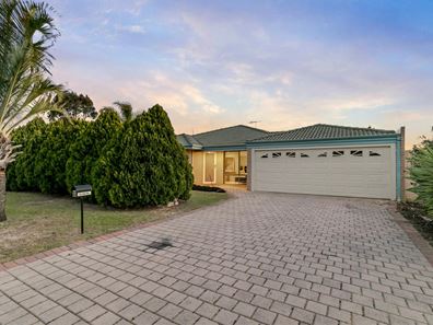 66 Houghton Drive, Carramar WA 6031