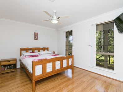 32 Colchester Gardens, Ballajura WA 6066