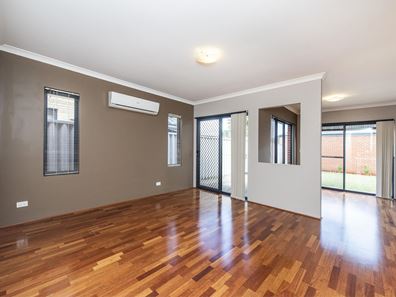 2/40 Moojebing Street, Bayswater WA 6053
