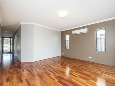 2/40 Moojebing Street, Bayswater WA 6053