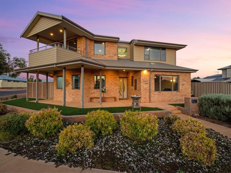 108 Aslett Drive, Karlkurla