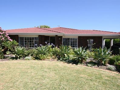 32 Malibu Road, Safety Bay WA 6169