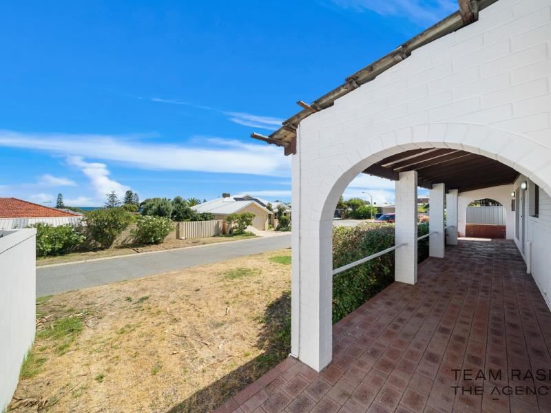 4 First Avenue, Burns Beach
