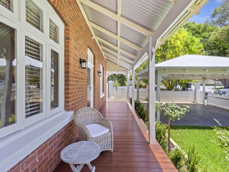 8 Park Lane, Claremont