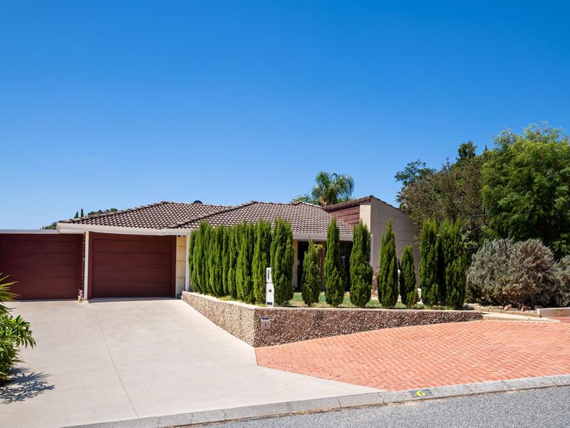 6 Pergola Place, Edgewater