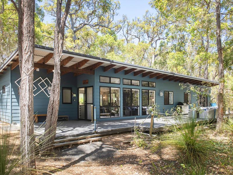 27 Sabina Drive, Molloy Island