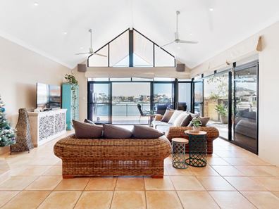 75 Aztec Island Retreat, Halls Head WA 6210