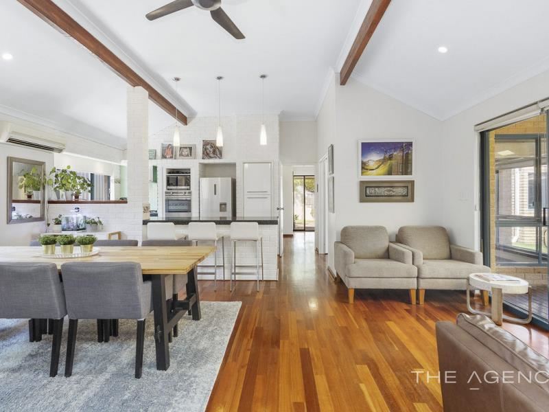 20 Lorica Cove, Hillarys