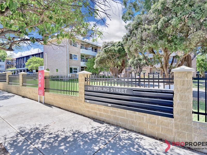 2/290 Stirling Street, Perth