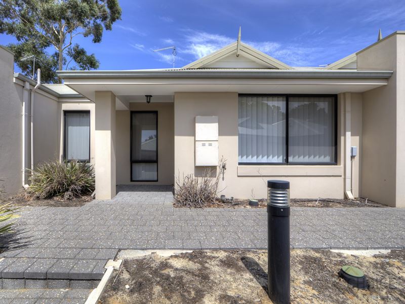 4/6 Strelitzia Avenue, Forrestfield