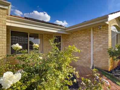 24 Narrier Close, South Guildford WA 6055