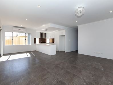 7b Waterway Cove, Seville Grove WA 6112