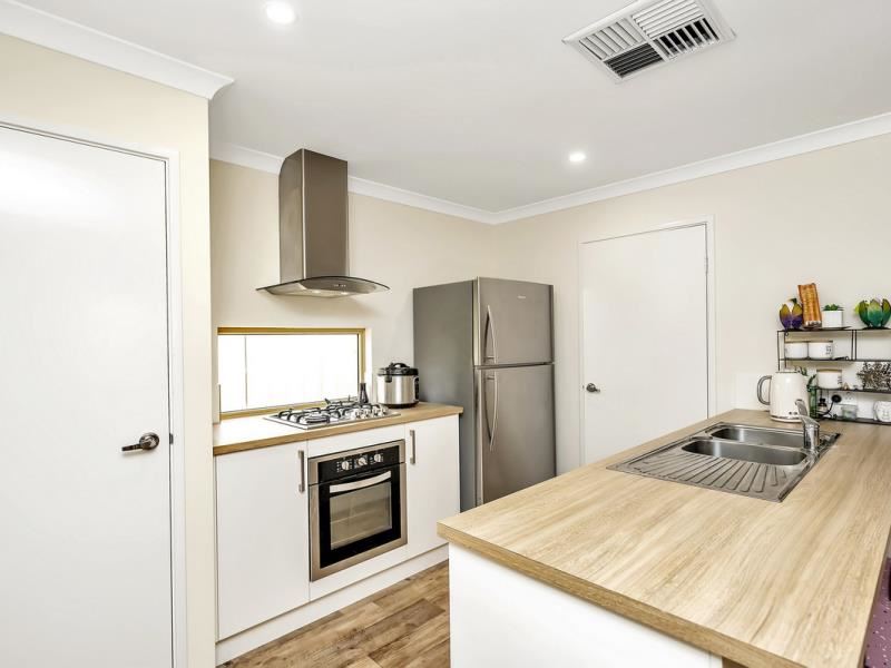 7 Lytham Lane, Meadow Springs