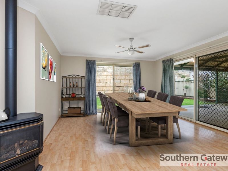 52 Brougham Crescent, Orelia