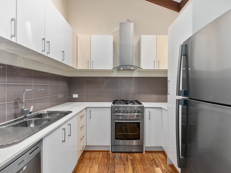 2/197 Labouchere Road, Como