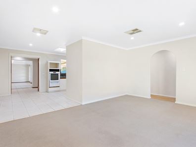 125 Rae Rd, Safety Bay WA 6169